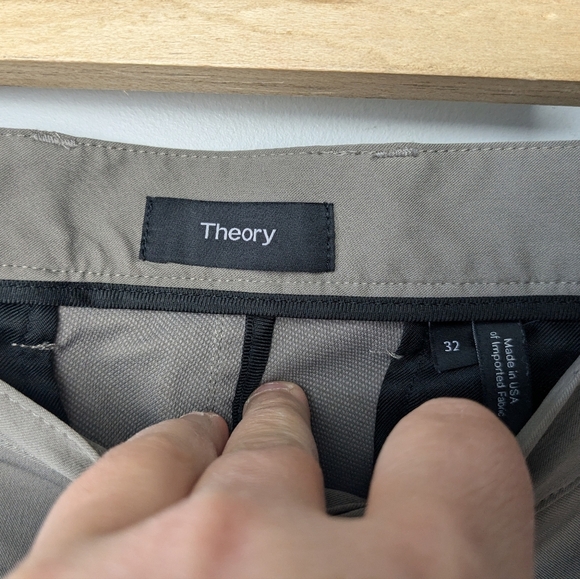 THEORY Men Short Classic Fit Size 32 Made In USA Color Kaki/Gray - Picture 4 of 10